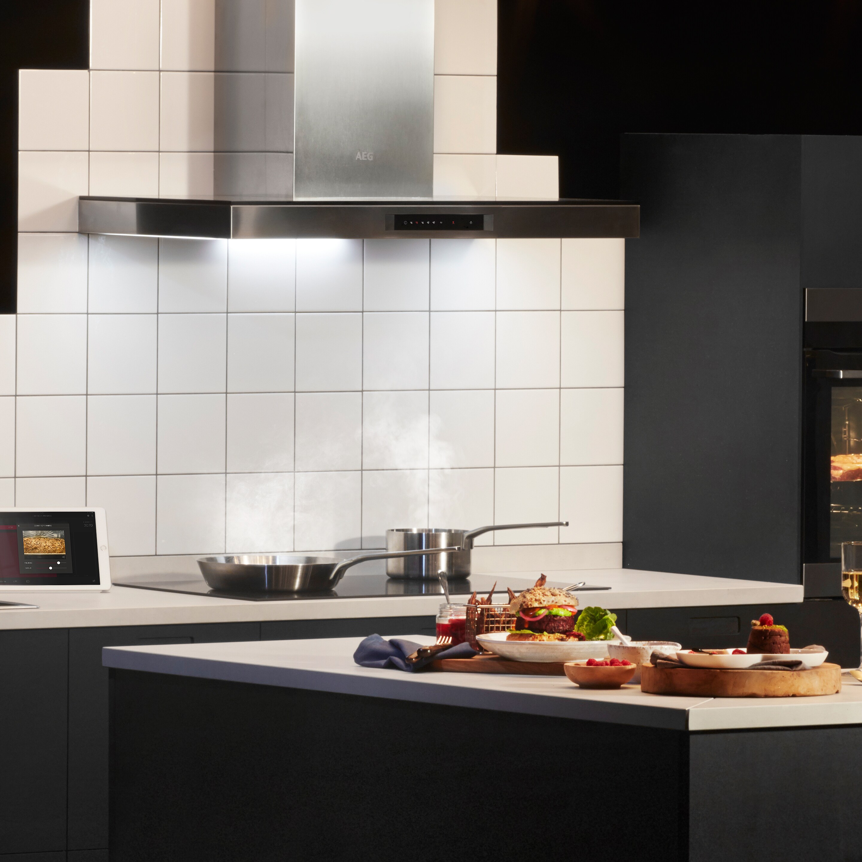 Ένας απορροφητήρας της Electrolux σε μια μοντέρνα κουζίνα